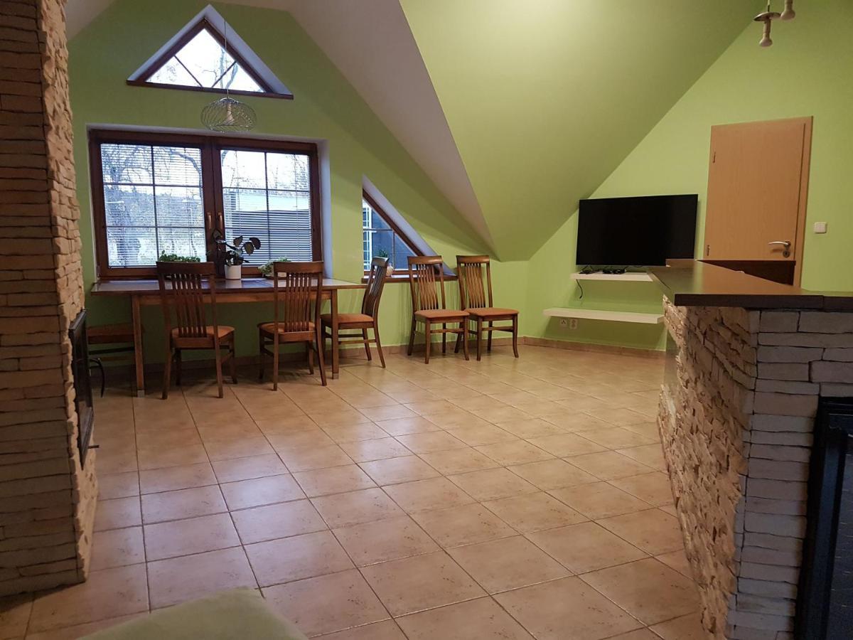 Apartmán V aleji Slavkov u Brna Exterior foto